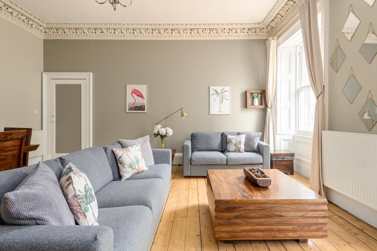2 Bed Old Town Apartment - Next To Castle Эдинбург Экстерьер фото