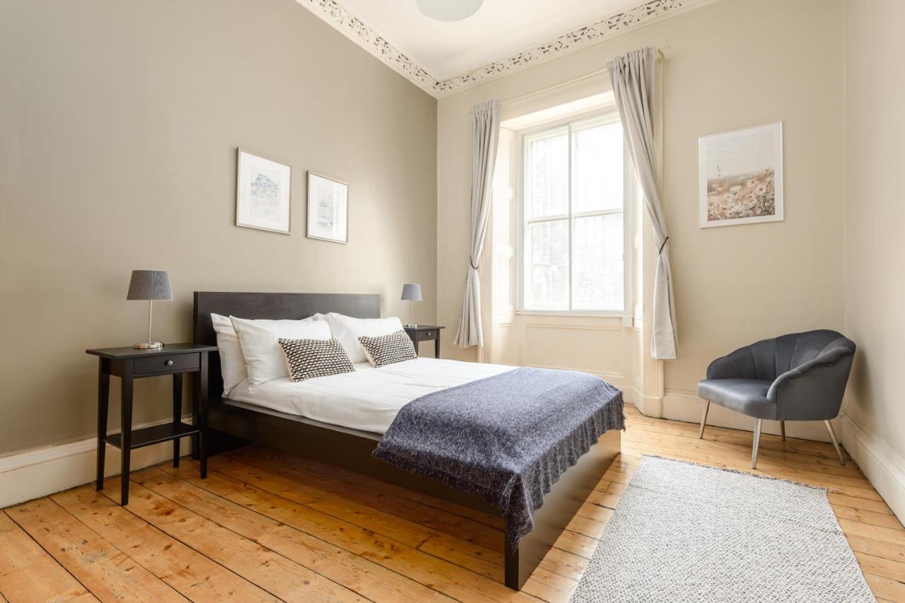 2 Bed Old Town Apartment - Next To Castle Эдинбург Экстерьер фото