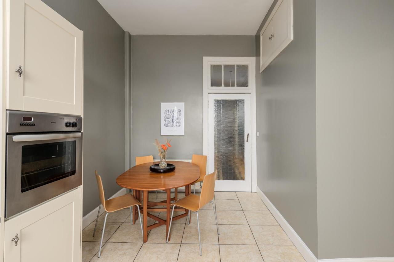 2 Bed Old Town Apartment - Next To Castle Эдинбург Экстерьер фото